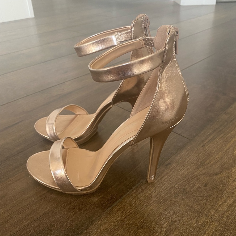 Neverworn Gorgeous Rose Gold stiletto pumps Sz 8.5